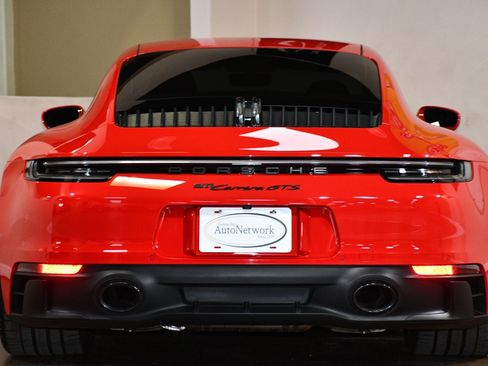 Used 2022 Porsche 911 Carrera GTS RWD image 2