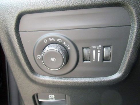 New 2025 Jeep Grand Cherokee Limited w/ Luxury Tech Group II image 26