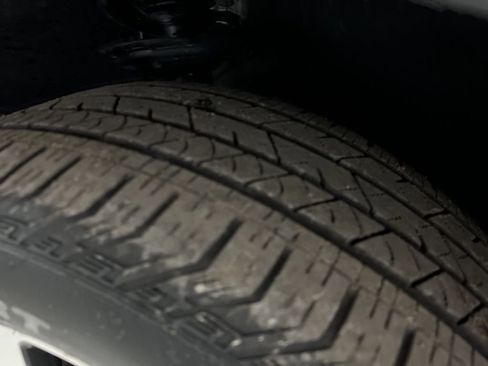 Used 2025 Volkswagen Atlas Cross Sport SE image 42