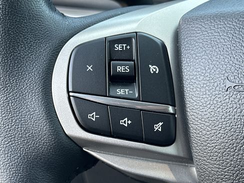 Used 2024 Ford Explorer XLT w/ Equipment Group 202A image 13