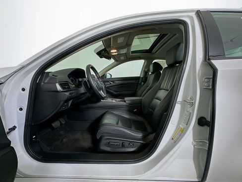 Used 2019 Honda Accord Touring image 13