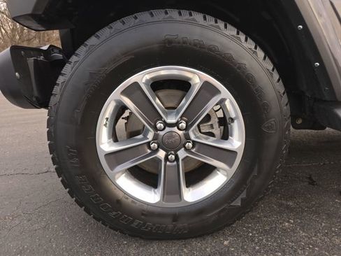 Used 2022 Jeep Wrangler Unlimited Sahara w/ Cold Weather Group image 8