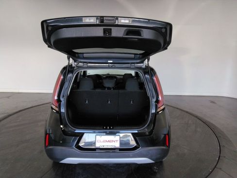 Used 2023 Kia Soul LX w/ Option Group 015 FWD image 9