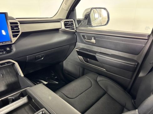Used 2024 Toyota Tundra Limited AWD/4WD image 28