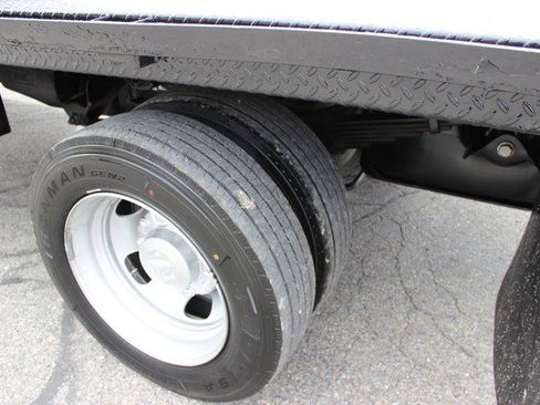 Used 2022 RAM 5500 Tradesman w/ Chrome Appearance Group AWD/4WD image 4