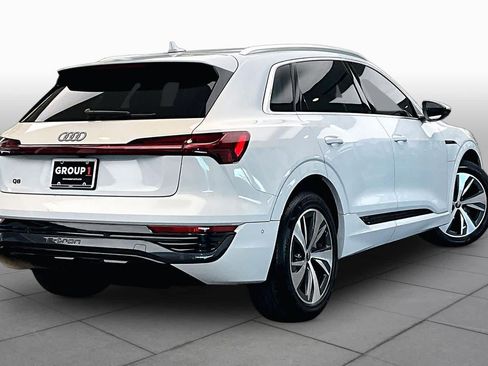 Used 2024 Audi Q8 e-tron Premium Plus w/ Premium Plus Package AWD/4WD image 11