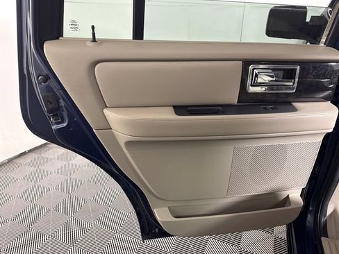 Used 2015 Lincoln Navigator 4WD image 37