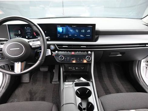 Used 2024 Hyundai Sonata SEL FWD image 12