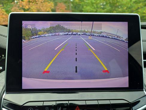 Used 2024 Jeep Compass Latitude image 18