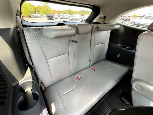 Used 2024 Toyota Highlander Limited image 28