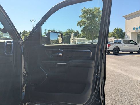 Used 2025 RAM 1500 Laramie AWD/4WD image 31
