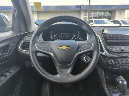 Used 2018 Chevrolet Equinox Premier FWD image 16