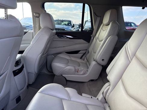 Used 2016 Cadillac Escalade Premium image 15