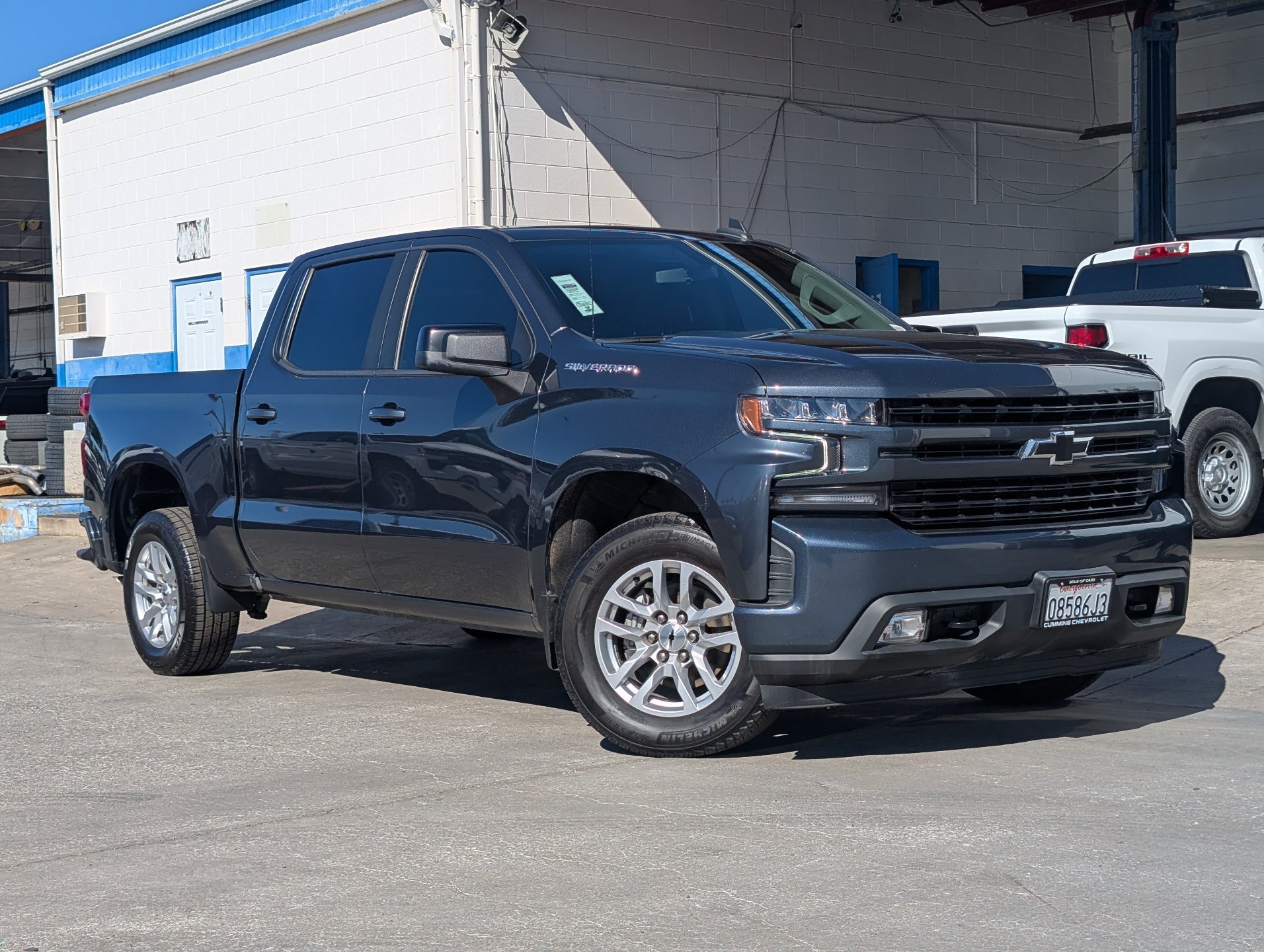 Used 2022 Chevrolet Silverado 1500 RST RWD image 2