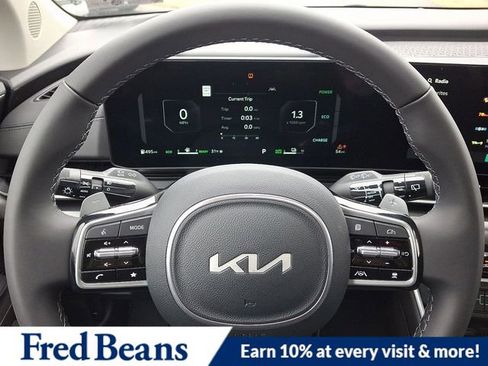 New 2026 Kia Carnival SX w/ SX Dark Edition Package image 16