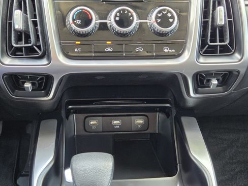 Used 2023 Kia Sorento LX FWD image 19