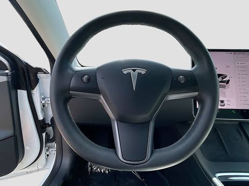 Used 2023 Tesla Model 3 Standard Range RWD image 28