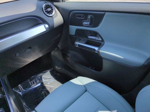 Used 2026 Mercedes-Benz GLB 250 4MATIC image 17