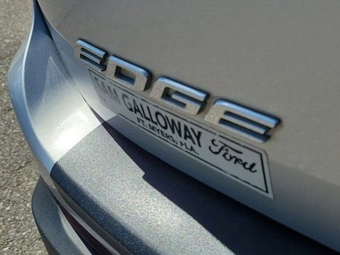 Used 2017 Ford Edge SEL w/ Equipment Group 201A FWD image 10