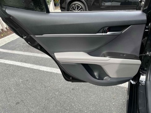 Used 2021 Toyota Camry LE image 69