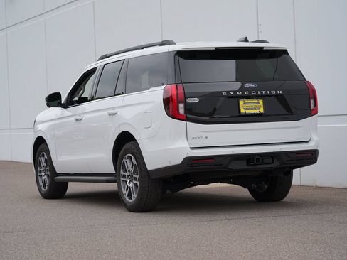 Used 2025 Ford Expedition Active AWD/4WD image 5