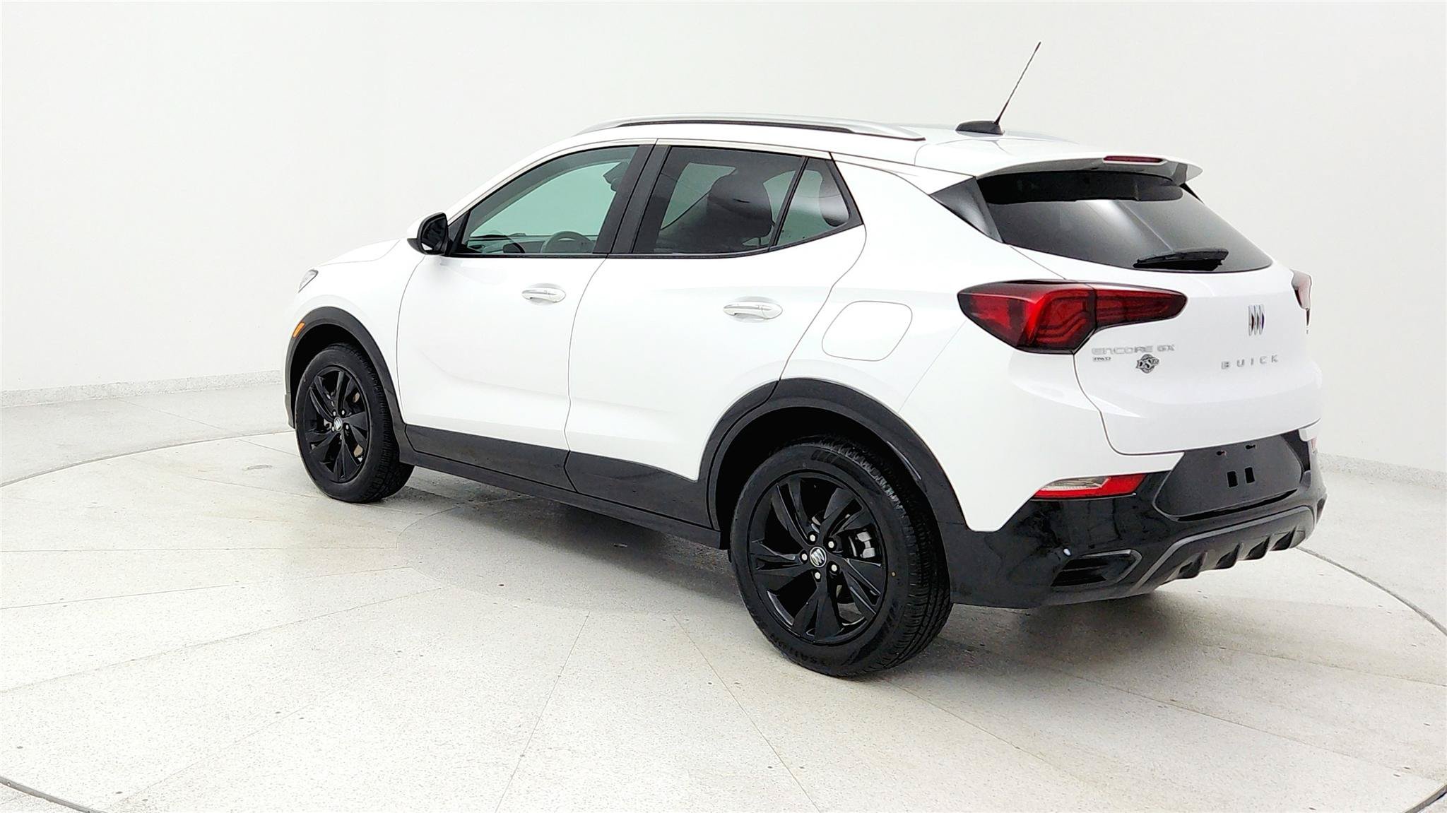 Used 2024 Buick Encore GX Sport Touring AWD/4WD image 3