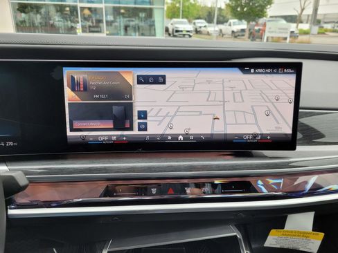 Used 2024 BMW i7 eDrive50 w/ Executive Package image 31