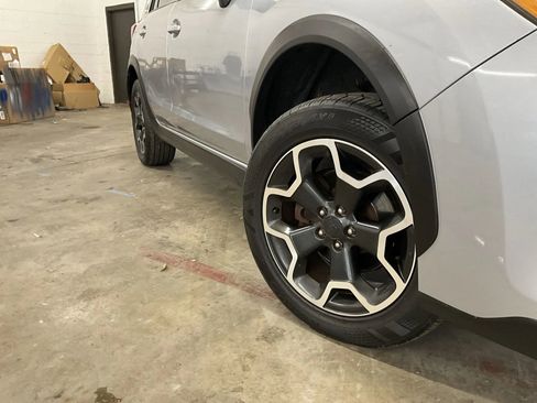 Used 2015 Subaru Crosstrek 2.0i Limited image 12