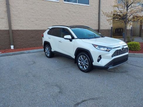 Used 2020 Toyota RAV4 Limited AWD/4WD image 7