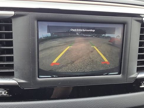 Used 2022 Chrysler Voyager LX FWD image 22