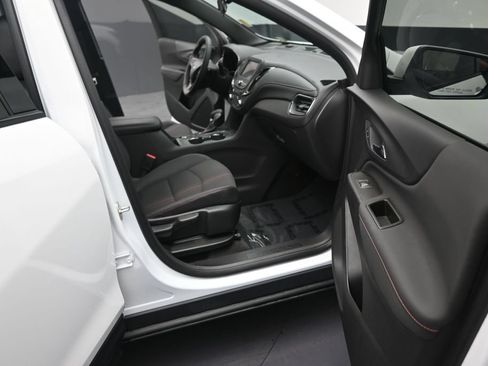 Used 2024 Chevrolet Equinox RS FWD image 15