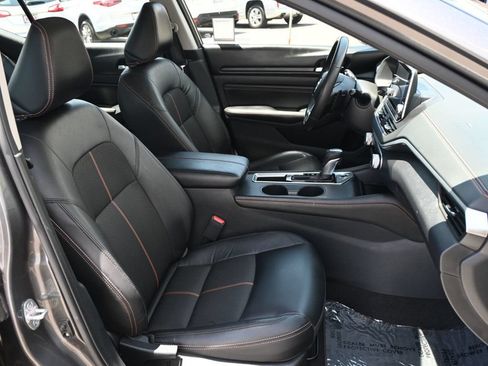 Used 2022 Nissan Altima 2.5 SR FWD image 19