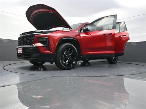 Used 2024 Chevrolet Traverse RS image 37