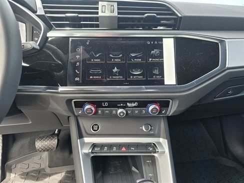 New 2025 Audi Q3 2.0T Premium image 8