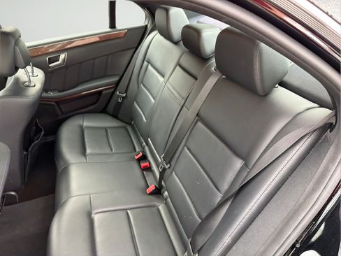 Used 2013 Mercedes-Benz E 350 Sedan image 31