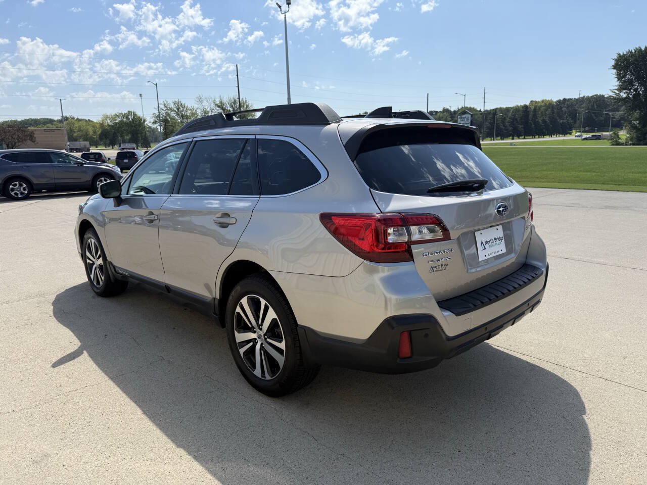 Used 2018 Subaru Outback 2.5i Limited AWD/4WD image 3