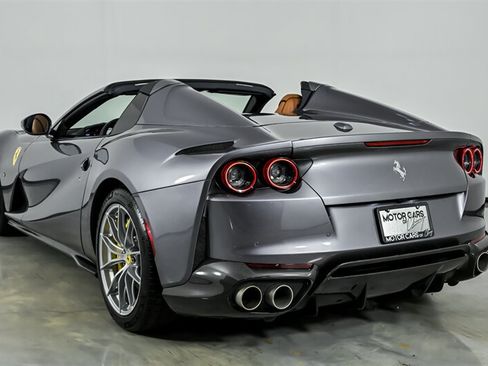 Used 2023 Ferrari 812 GTS RWD image 7