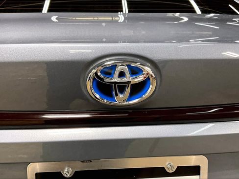 Used 2025 Toyota Corolla LE FWD image 31