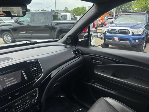 Used 2022 Honda Pilot Black Edition image 29