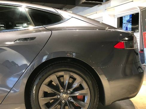 Used 2018 Tesla Model S 100D image 10