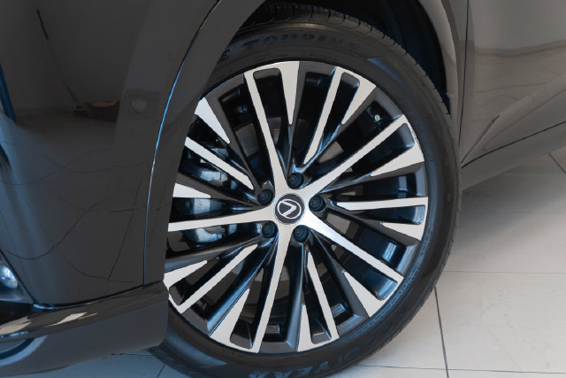 Used 2024 Lexus RX 350h w/ Convenience Package AWD/4WD image 2
