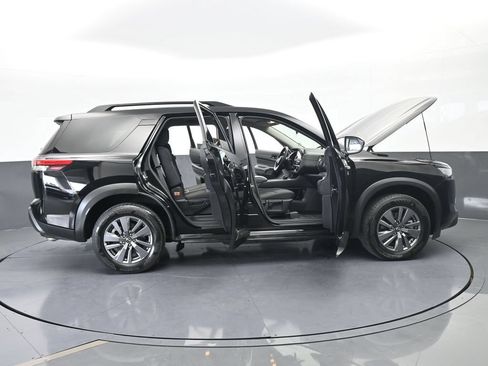 Used 2025 Nissan Pathfinder SV FWD image 76