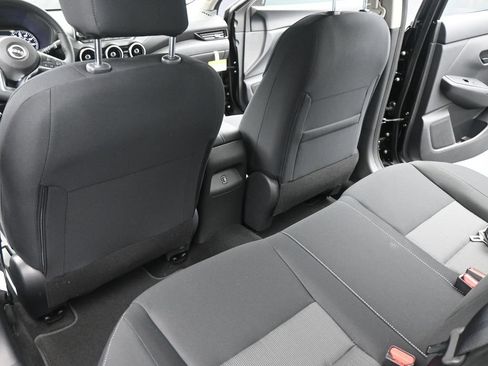 Used 2025 Nissan Sentra SV w/ All-Weather Package FWD image 9