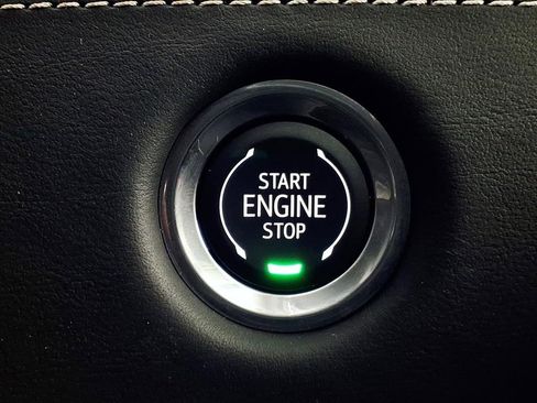 Used 2025 Cadillac Escalade Sport Platinum w/ LPO, ONYX Package image 17