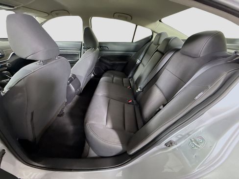 Used 2024 Nissan Altima 2.5 SV image 25