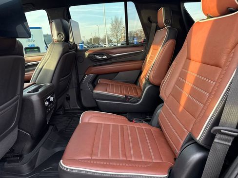 Used 2023 GMC Yukon Denali Ultimate image 32