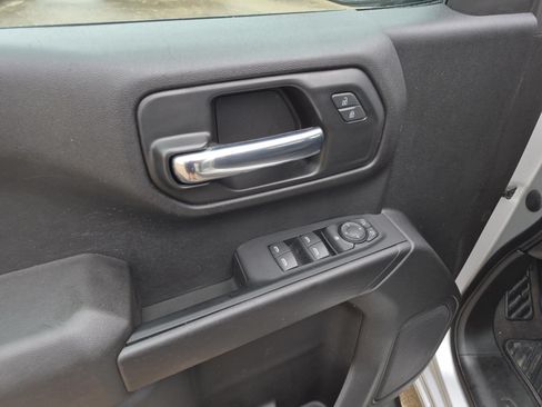 Used 2022 Chevrolet Silverado 1500 Custom w/ Safety Confidence Package AWD/4WD image 13