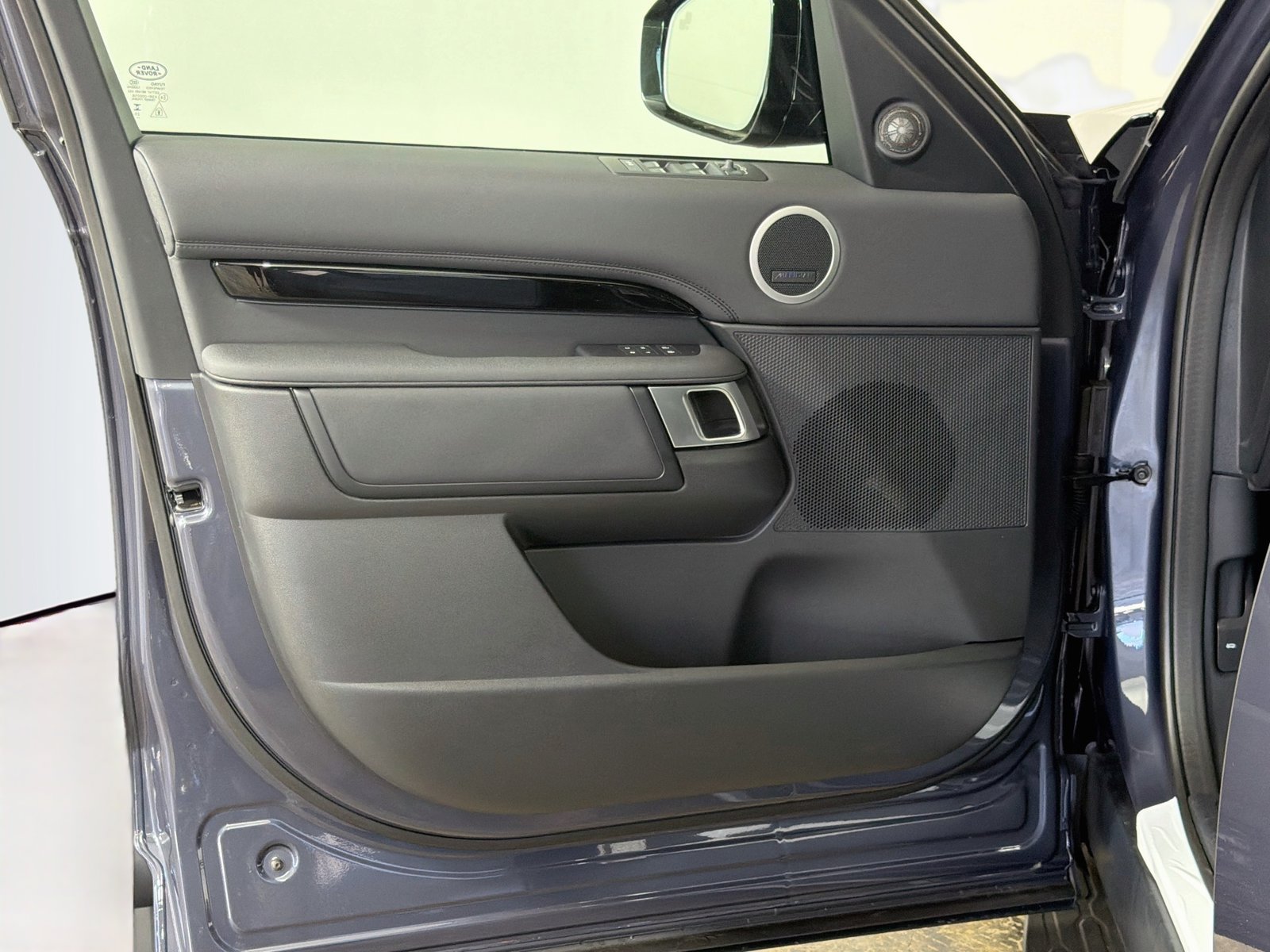 New 2026 Land Rover Discovery S AWD/4WD image 21