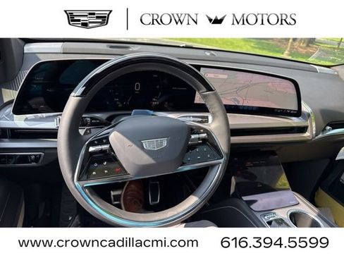 New 2026 Cadillac Vistiq Sport image 20