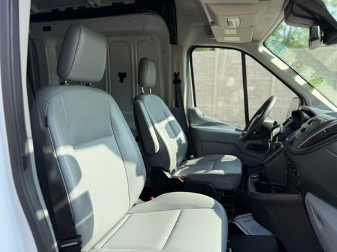 Used 2019 Ford Transit 250 148 Medium Roof RWD image 36